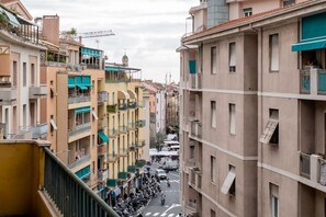 Property grounds - GuestHost - Comfortable 60 mq apartment, perfect for 4 people, located on the third floor of a building with lift.The property is located a few steps from the historic center of Sanremo, in an area full of services. In the immediate vicinity there is the (Sanremo)