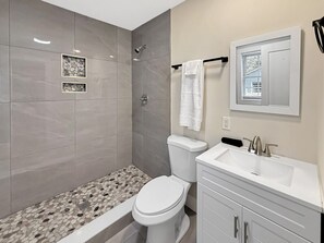 Towels - 2BR Raleigh Hideaway - Huge Fenced In Yard! (Raleigh)