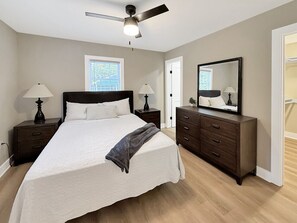 2 bedrooms, WiFi, bed sheets - 2BR Raleigh Hideaway - Huge Fenced In Yard! (Raleigh)