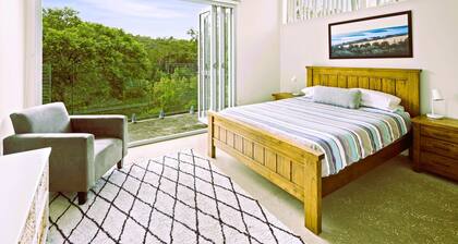 Crescent Head Spa Villa