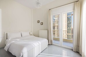 2 bedrooms, desk, iron/ironing board, WiFi - Bianca by halu! Central 2-BD apt (Thessaloniki)