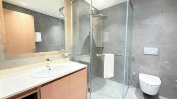 Standard Apartment, 1 Bedroom | Bathroom