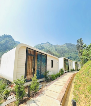 Standard Bungalow | Bathroom