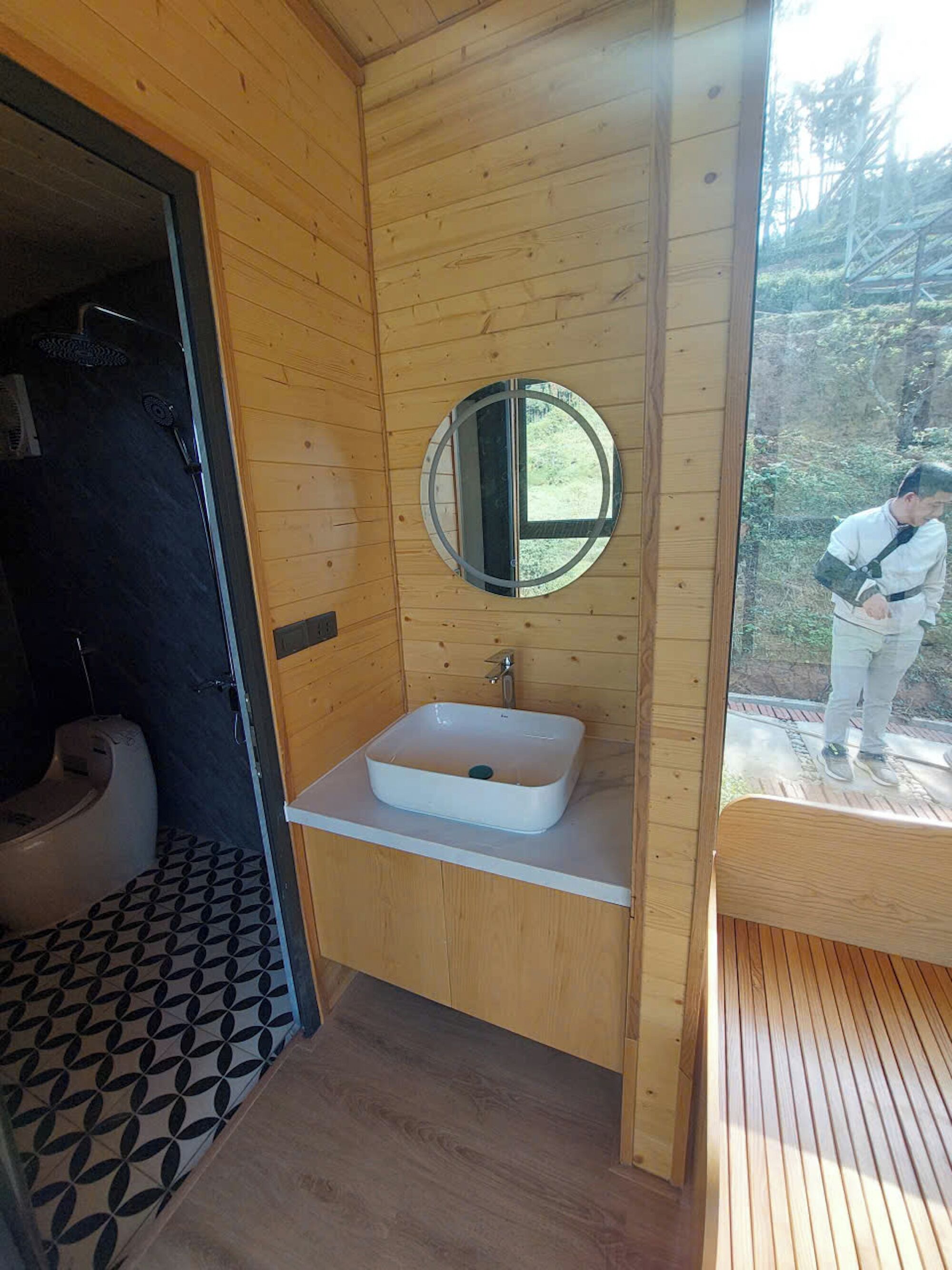 Articles de toilette gratuits, sèche-cheveux, serviettes fournies, savon