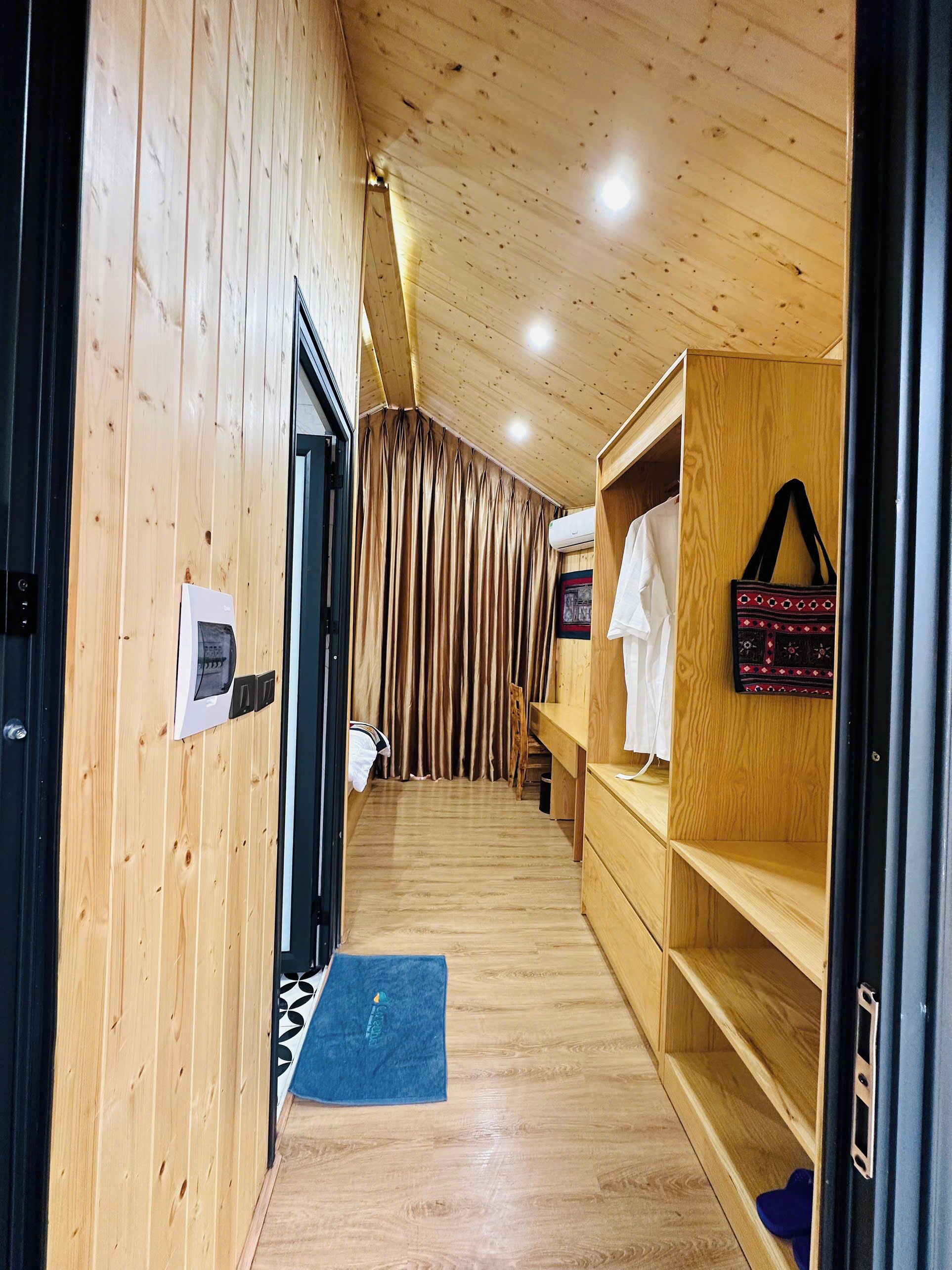 Articles de toilette gratuits, sèche-cheveux, serviettes fournies, savon