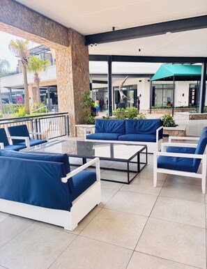 Terrace/patio - A Modern & Homely 1 Bedroom Apartment @ The Blyde Crystal Lagoon Estate (Pretoria)