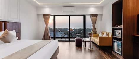 Royal Suite, Balcony, City View