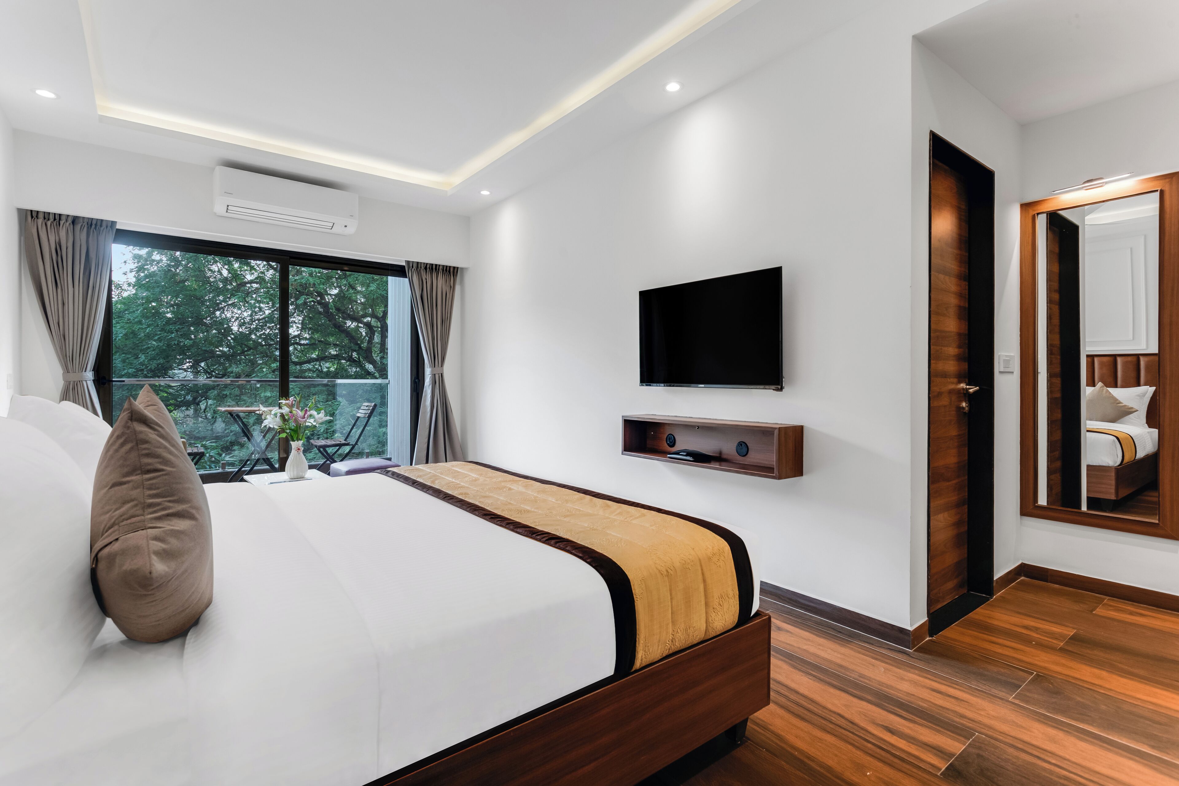 Deluxe Double Room, Balcony, City View | In-room safe, free WiFi