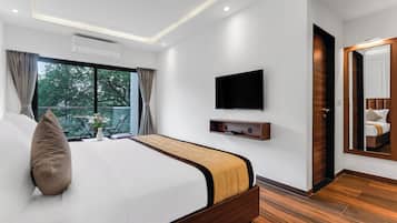 Deluxe Double Room, Balcony, City View | In-room safe, free WiFi