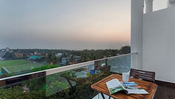 Elite Double Room, Balcony, City View | Outdoor dining