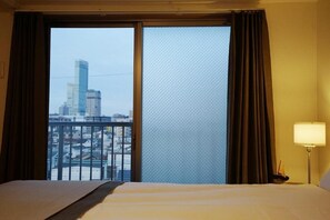 Cortinas opacas, tabla de planchar con plancha, wifi gratis
