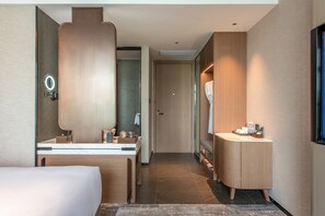 Luxury Double Room, City View | Desk, laptop workspace, free WiFi