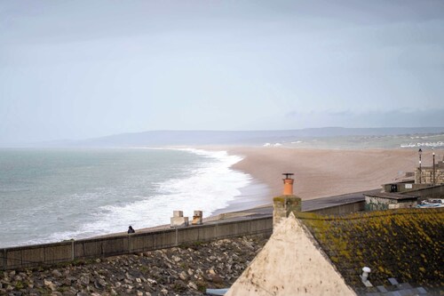 Beautiful home in Portland by the beach, sleeps 6!