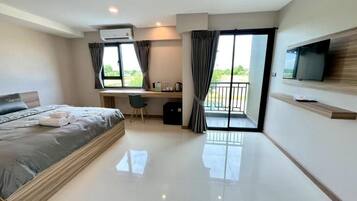 Deluxe Single Room | Desk, WiFi (free), bed sheets