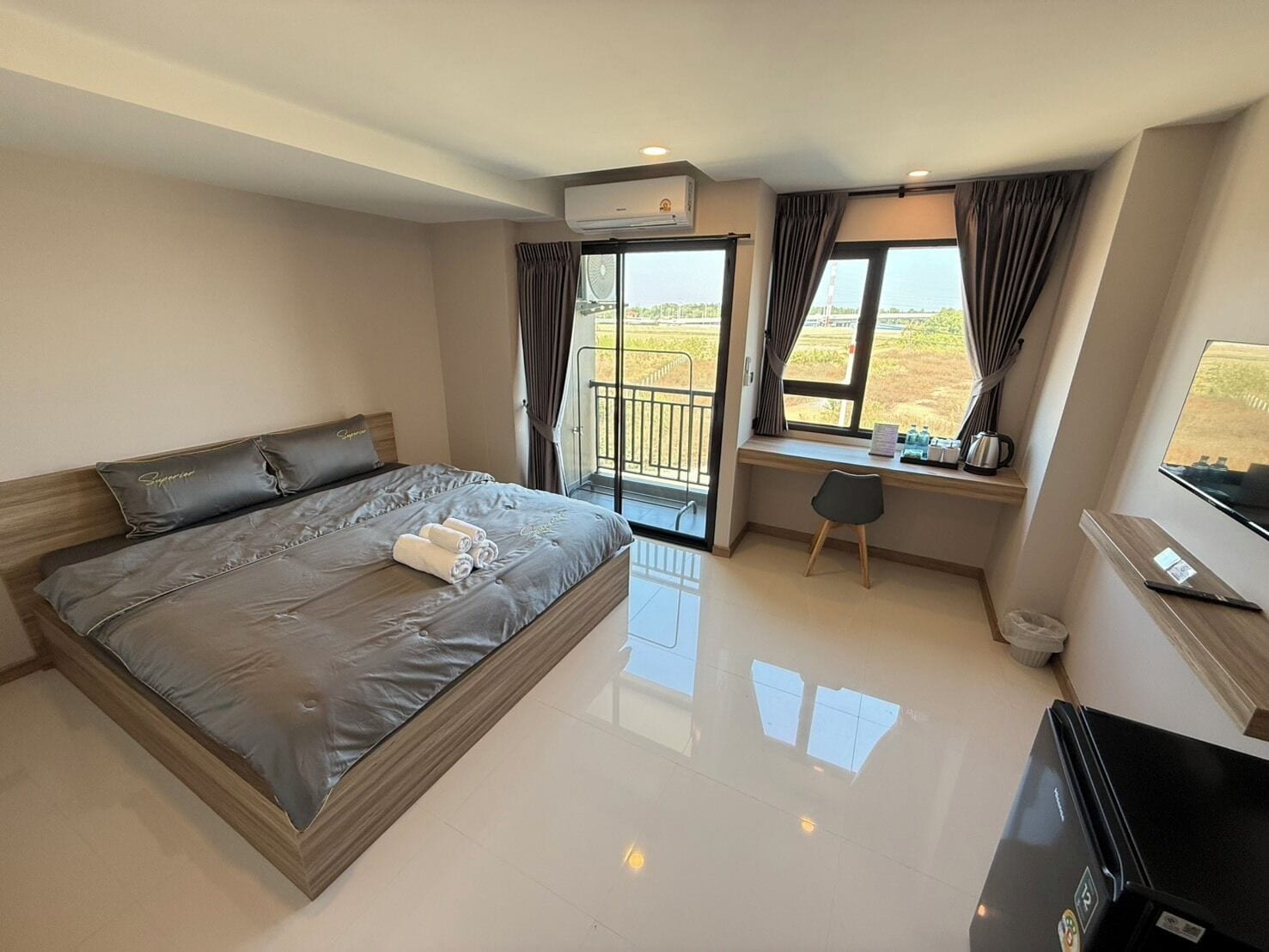 Superior kamer, veranda | Een bureau, gratis wifi, beddengoed