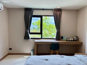 Standard Single Room City View | Escritorio y wifi gratis