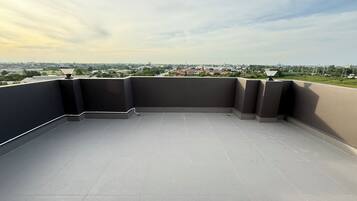 Family Room | Property grounds