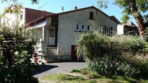 Exterior - House in country village close to town and free freeway (Orbeil)