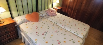 Mi limón mi limonero cottage with fenced pool and large garden