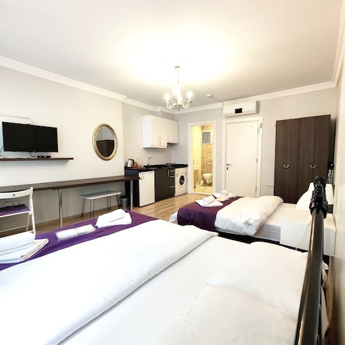 Frame Luxury Apartments 