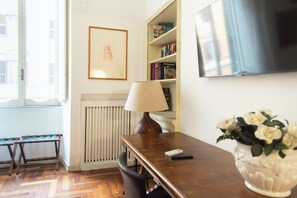 Interior - One-room apartment Via Silla - Vatican (Roma)