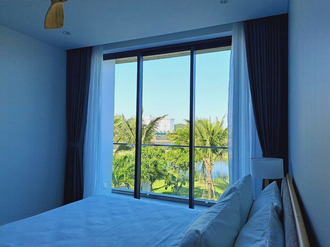 สแตนดาร์ดวิลล่า, วิวทะเลสาบ | ผ้าม่านกันแสง, เตารีด/โต๊ะรีดผ้า, Wi-Fi ฟรี