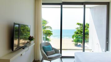 Biệt thự Cao cấp, quang cảnh bãi biển | Minibar, màn/rèm cản sáng, bàn ủi/dụng cụ ủi quần áo