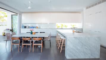 Villa Superior - sjöutsikt | Restauranger