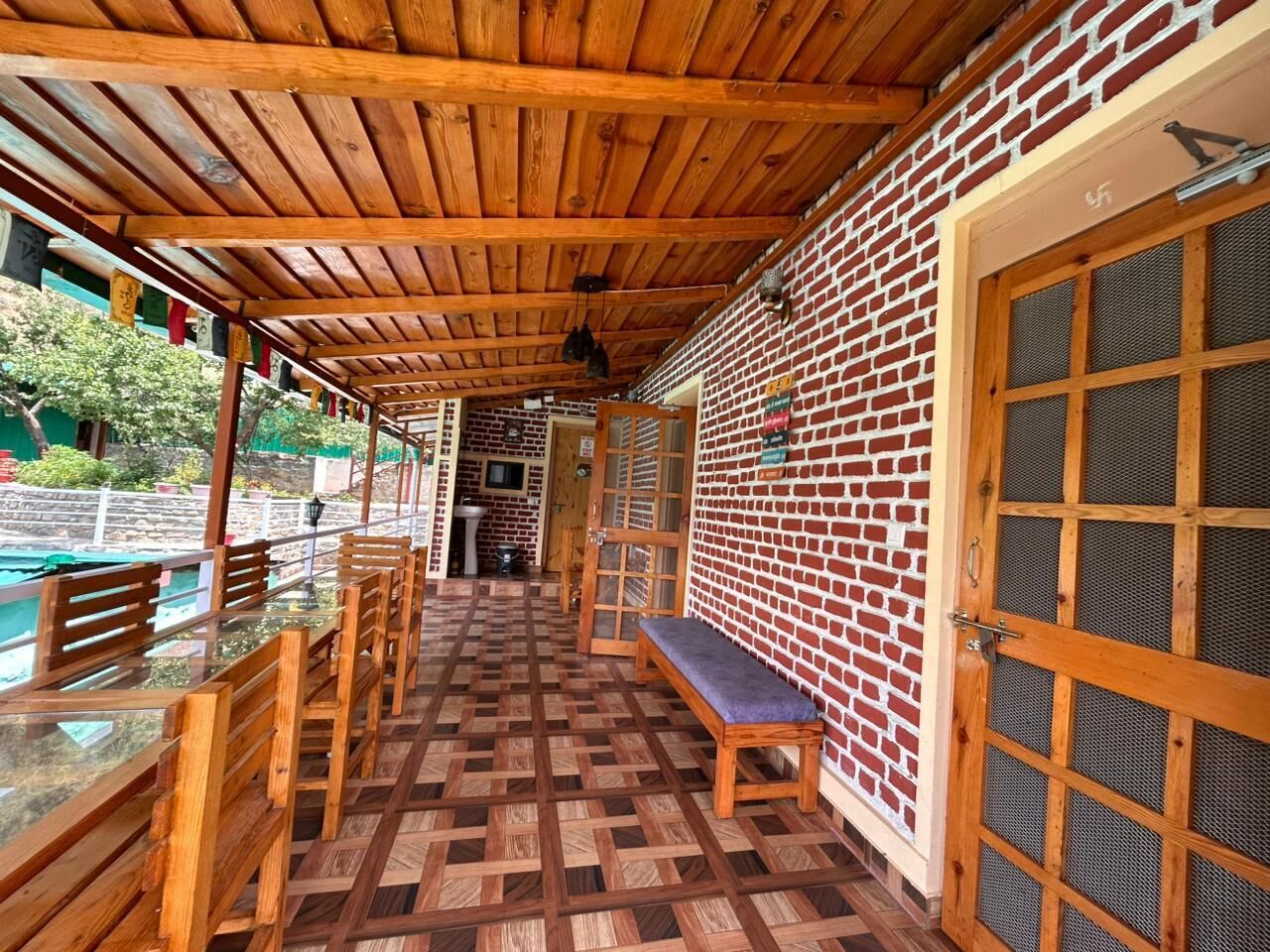 تناول الطعام بالخارج