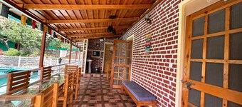 Mehra paradise and cafe