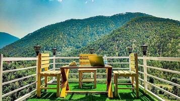 تناول الطعام بالخارج