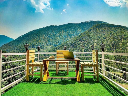 Mehra paradise and cafe