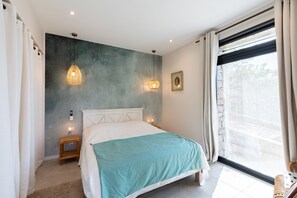 2 habitaciones, tabla de planchar con plancha, wifi y ropa de cama 