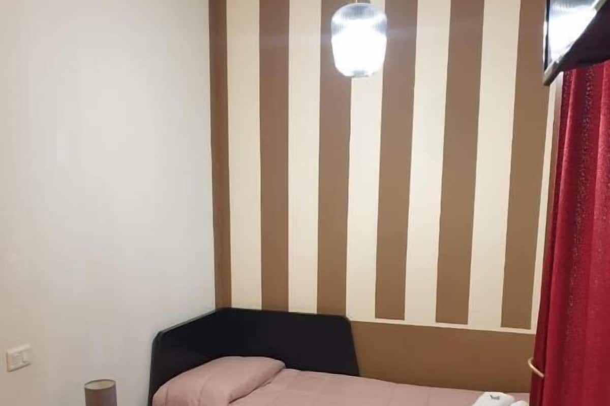 Basic Triple Room, Balcony | Desk, laptop workspace, free WiFi