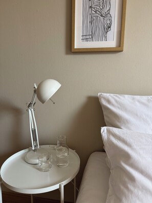 2 habitaciones, tabla de planchar con plancha, wifi y ropa de cama 