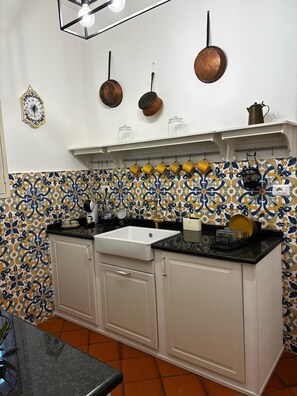 Doccia, asciugacapelli, bidet, asciugamani