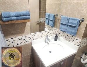 Apartment, 1 Bedroom, Accessible, Private Pool | Bathroom