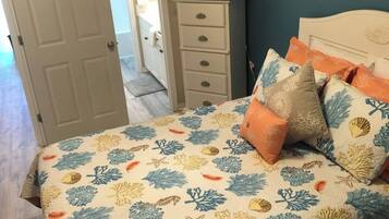 Signature Condo, 1 Bedroom, Balcony, Beach View | Individually decorated, individually furnished, iron/ironing board