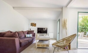 Living area - Peaceful house 2 steps from the Bassin (Ares) (ARES)