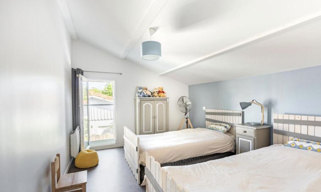 3 chambres, fer et planche à repasser, Wi-Fi gratuit