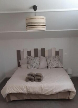 3 bedrooms, iron/ironing board, free WiFi - Peaceful house 2 steps from the Bassin (Ares) (ARES)