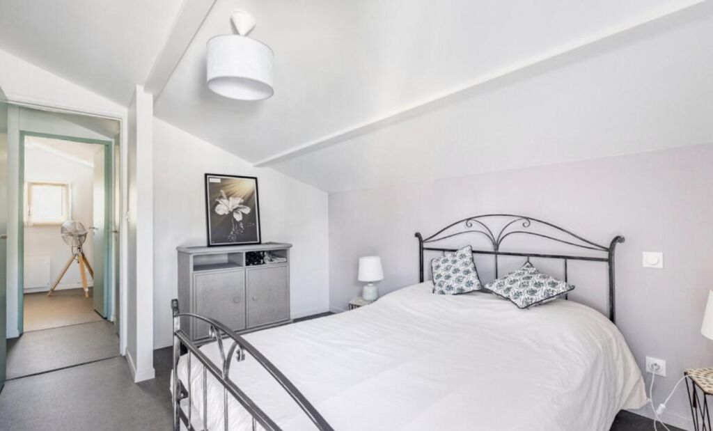 3 chambres, fer et planche à repasser, Wi-Fi gratuit