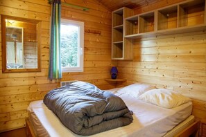 2 bedrooms, free WiFi - Chalet 213 on the edge of a forest (La Teste De Buch)