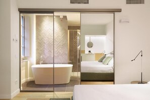 Deluxe Double Room | In-room safe, blackout drapes, soundproofing, iron/ironing board - Cuna Milano (Milan)