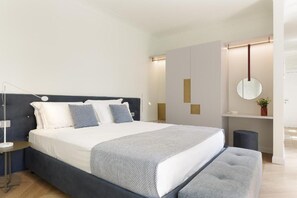 Suite, Balcony | In-room safe, blackout drapes, soundproofing, iron/ironing board - Cuna Milano (Milano)