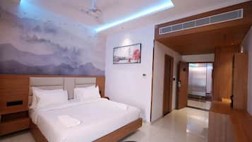 Basic Double Room, Patio, Garden View