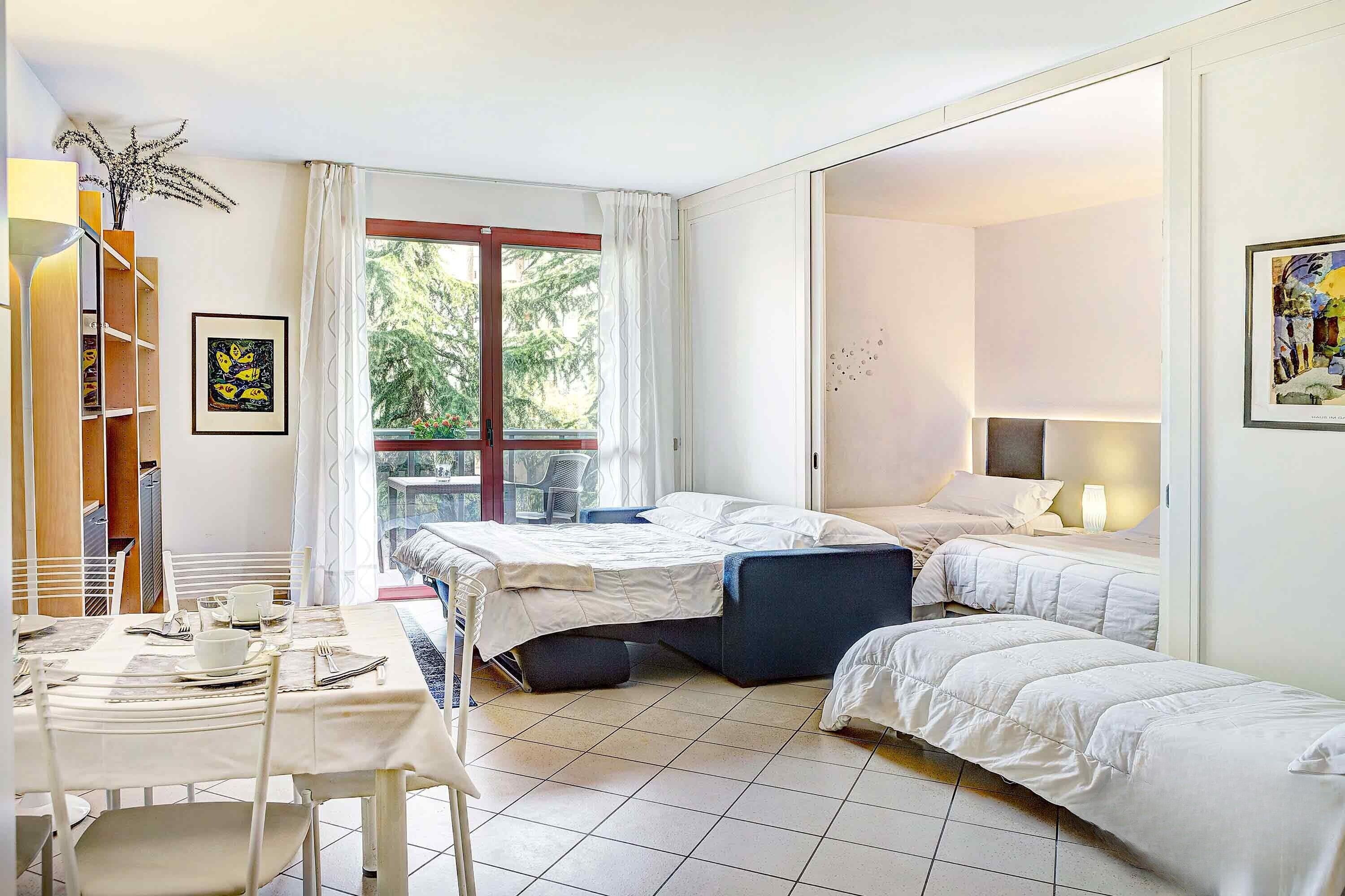 Appart'hôtel Familial | Rideaux occultants, fer et planche à repasser, Wi-Fi gratuit