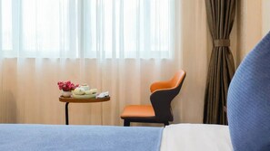 Habitación Deluxe doble | Espacio para trabajar con un portátil y wifi gratis