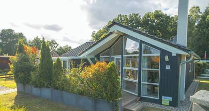 Ferienhaus Seebrise mit Strand, Sauna, Kamin & Ruderboot direkt am Dümmer See.