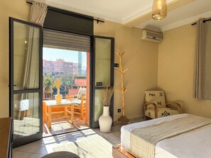 1 habitación, wifi y ropa de cama